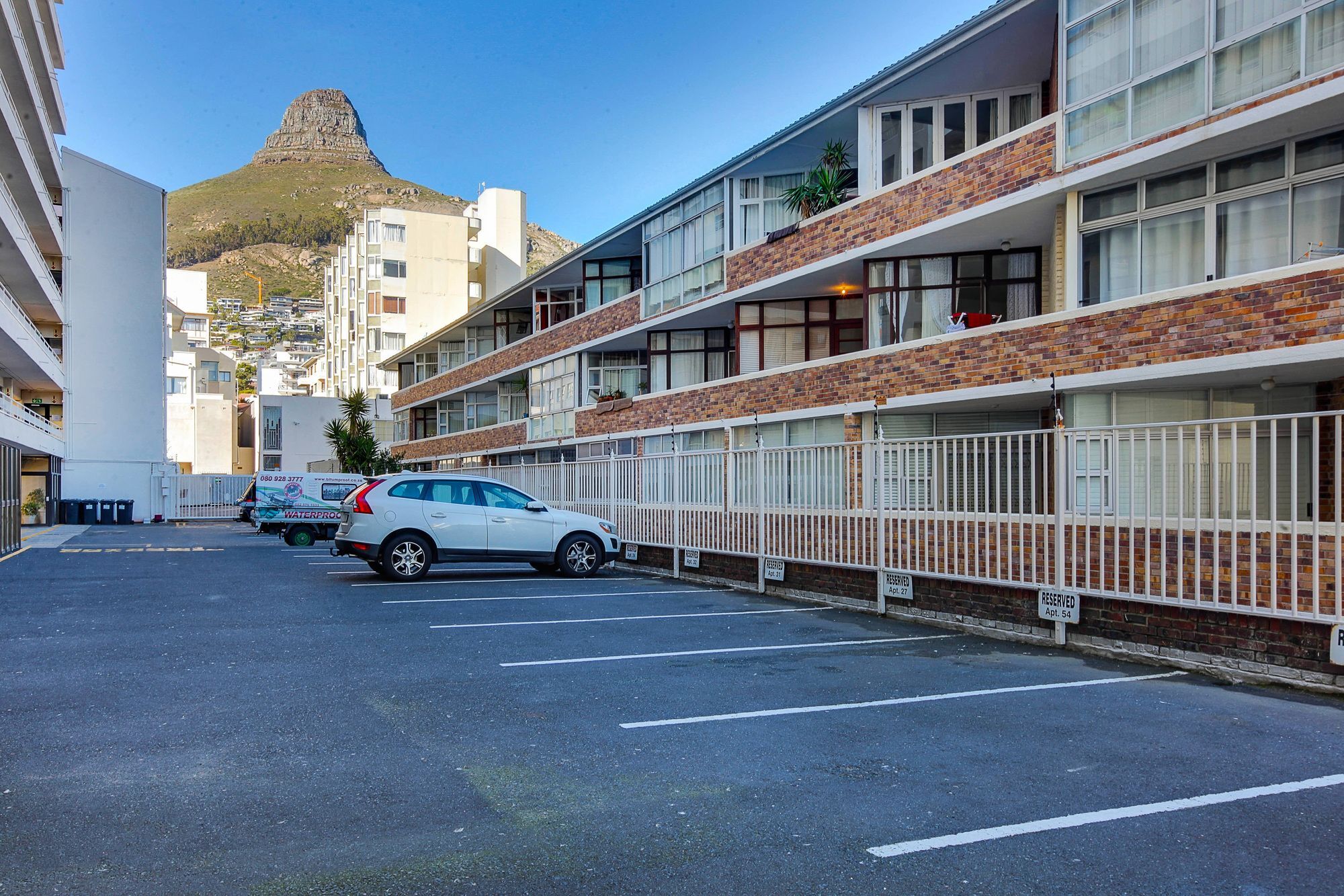 Backup Powered Sea View Apartment On The Promenade Cape Town Exterior photo